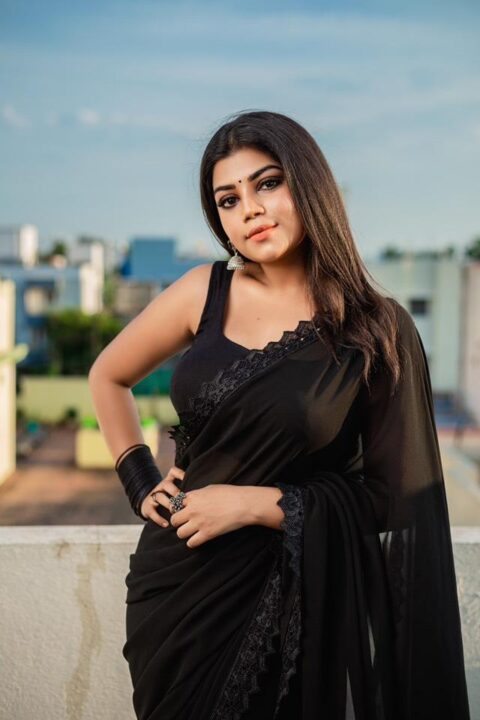 Suju Vasan beautiful photos in black saree