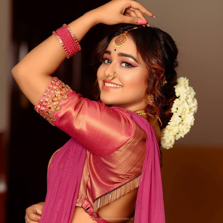 Dhanu Shree in traditional style photoshoot