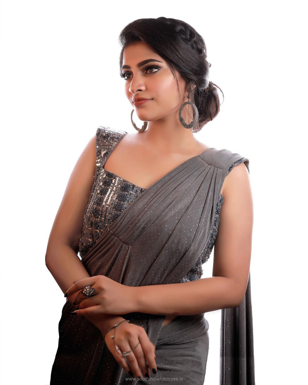 Malavika Sreenath photoshoot stills in saree