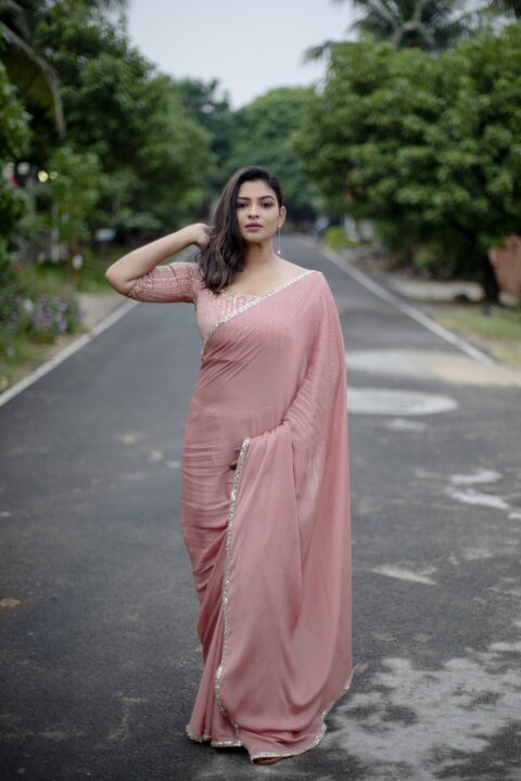 VJ Maheswari Chanakyan in peach colour saree photos