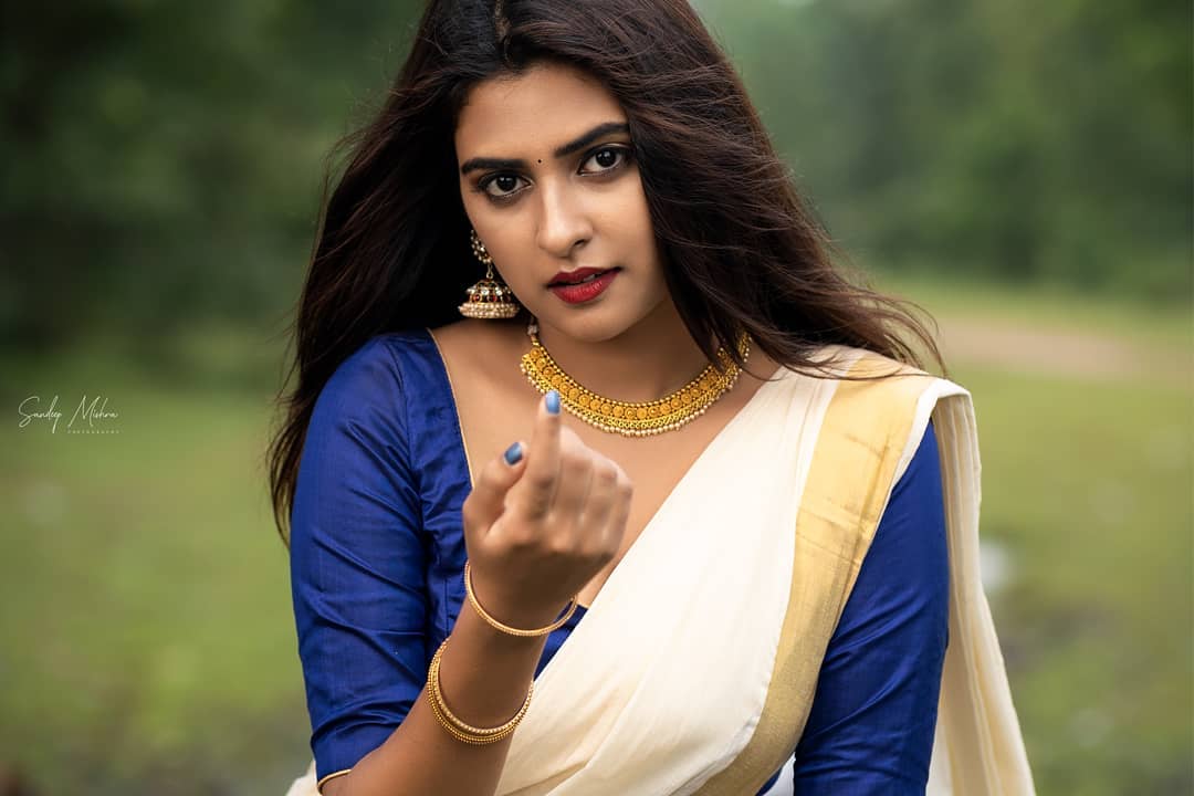 Parvathy Arun photoshoot stills in Kerala Saree - South Indian Actress