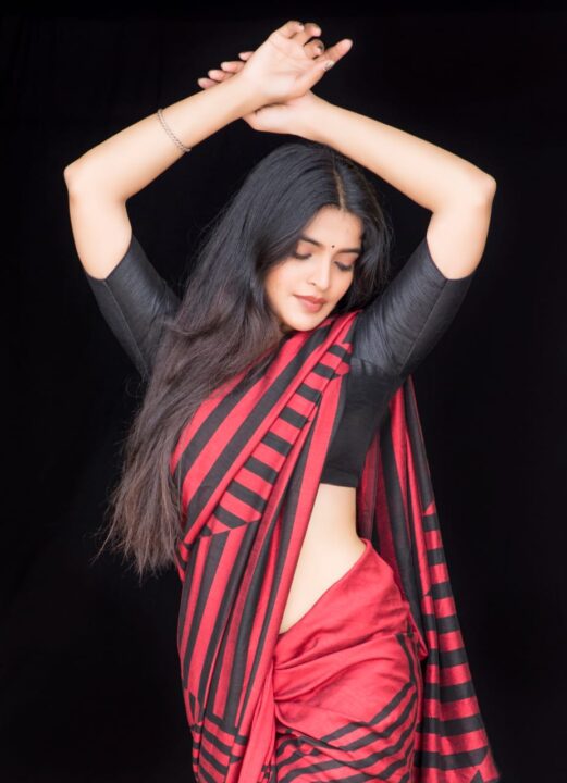 Sanchita Shetty shows her hot curves wearing saree