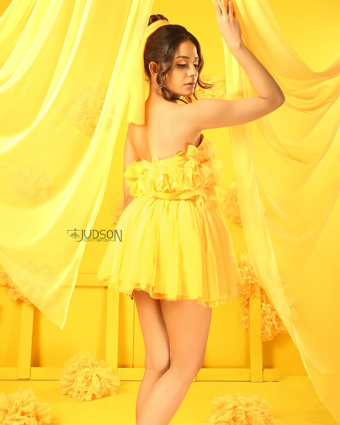 Aishwarya Dutta hot stills in yellow outfit
