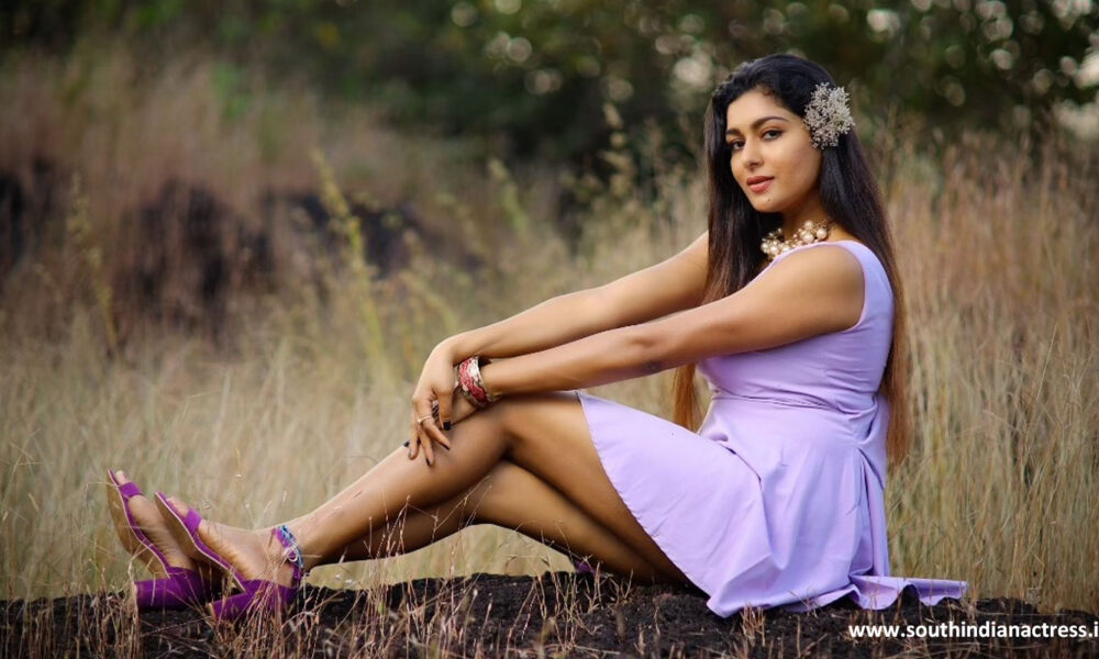 Akshatha Srinivas hot pics in Purple dress