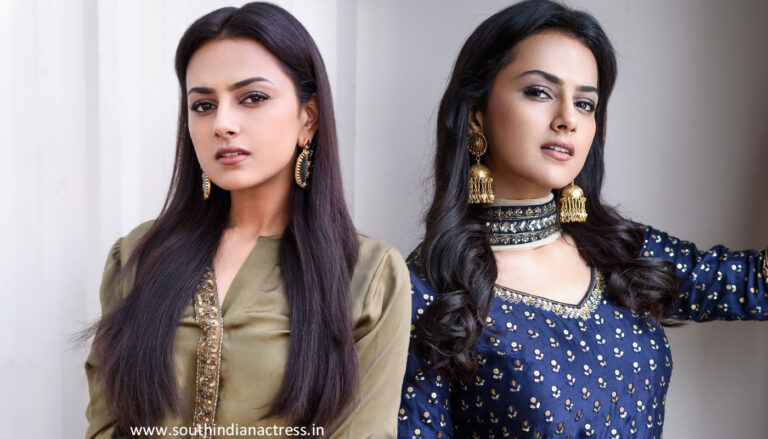 Shraddha Srinath to play an IAS officer in Malayalam movie