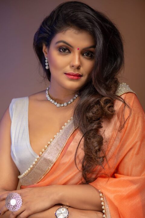 Tejashree Jadhav saree photos in latest photoshoot
