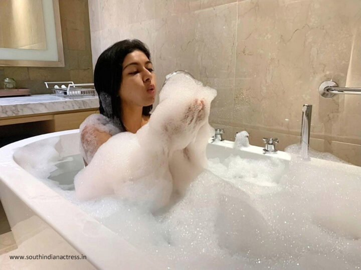 Akshatha Srinivas hot bubble bath photos