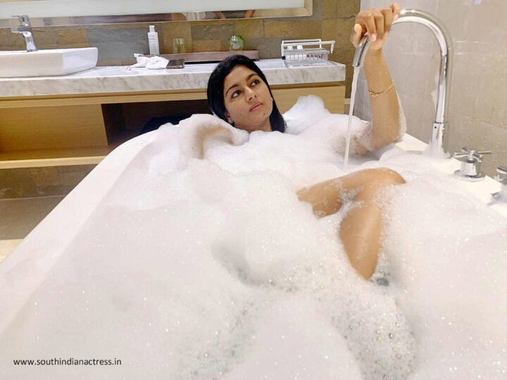 Akshatha Srinivas hot bubble bath photos