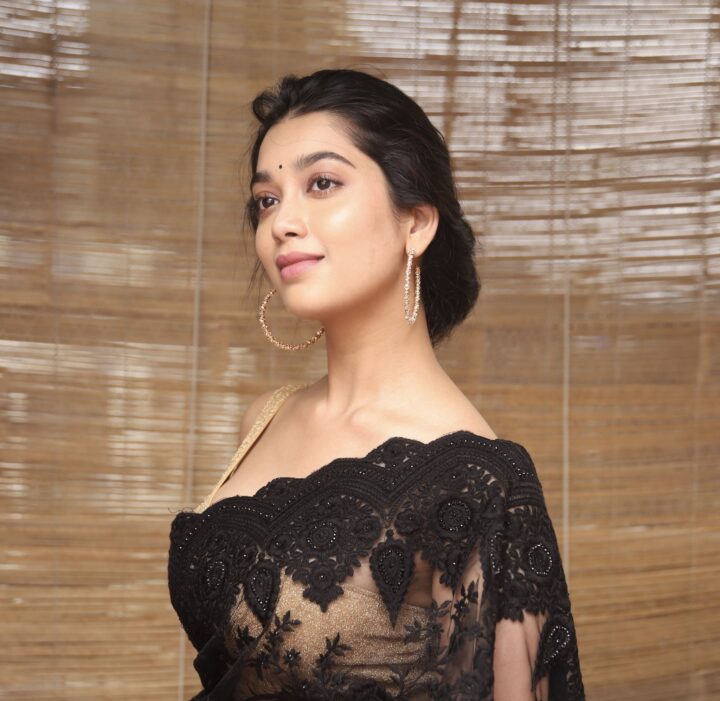 Digangana Suryavanshi in Black Party wear Net Saree