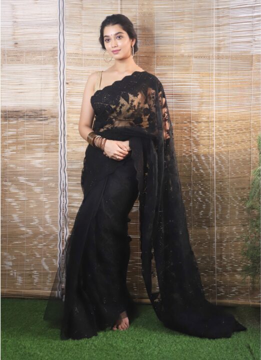 Digangana Suryavanshi in Black Party wear Net Saree