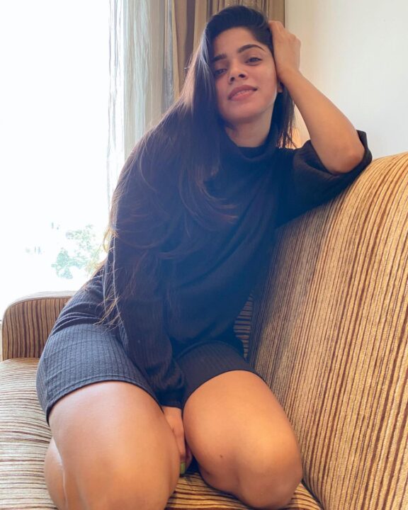 Divyabharathi hot stills on her couch