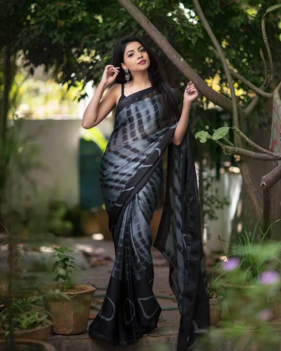 Kaashima Rafi saree stills by Siddhant Kishore