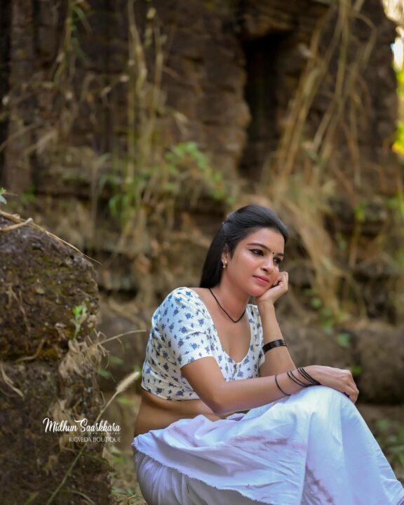 Athira Jayachandran in traditional Kerala village outfit photos