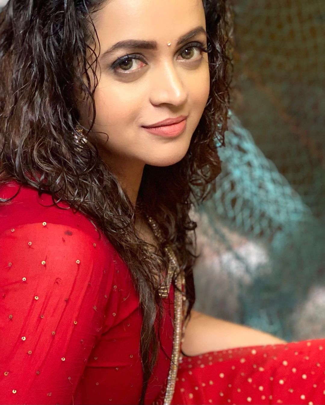 Bhavana Menon in red salwar photos - South Indian Actress