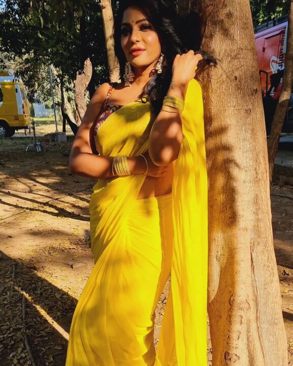 Reshma Pasupuleti hot stills in yellow saree