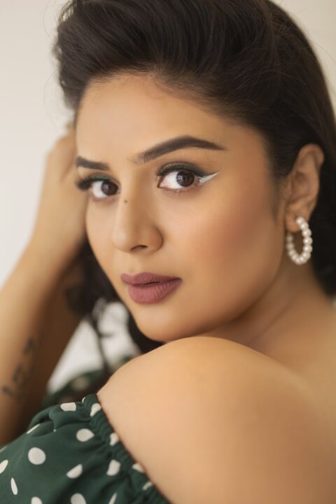 SreeMukhi stills in Polka Dots outfit