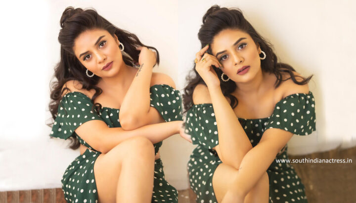 SreeMukhi stills in Polka Dots outfit