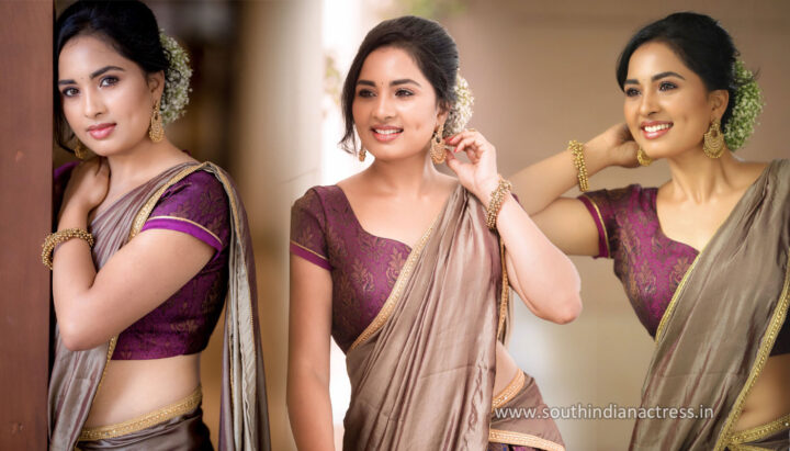 Srushti Dange in half saree photos