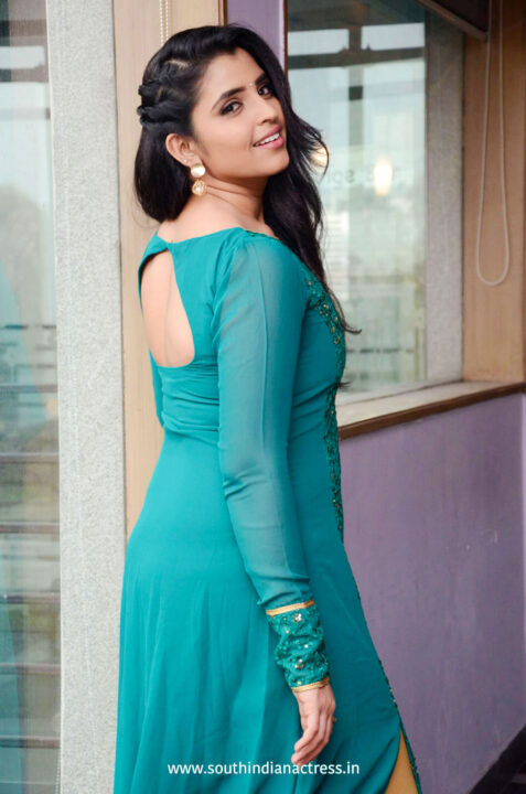 Anchor Syamala Latest Glamour Stills in Teal Blue Slit Dress