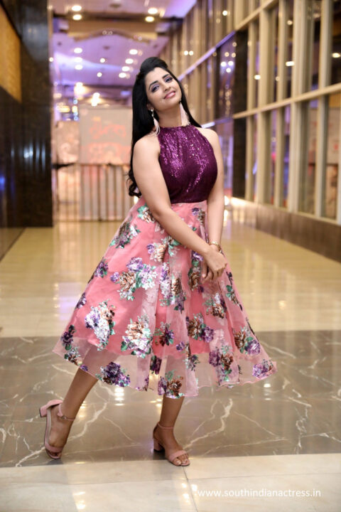 Anchor Syamala stills at Roberrt Movie Pre-Release