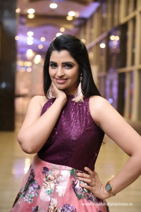 Anchor Syamala stills at Roberrt Movie Pre-Release