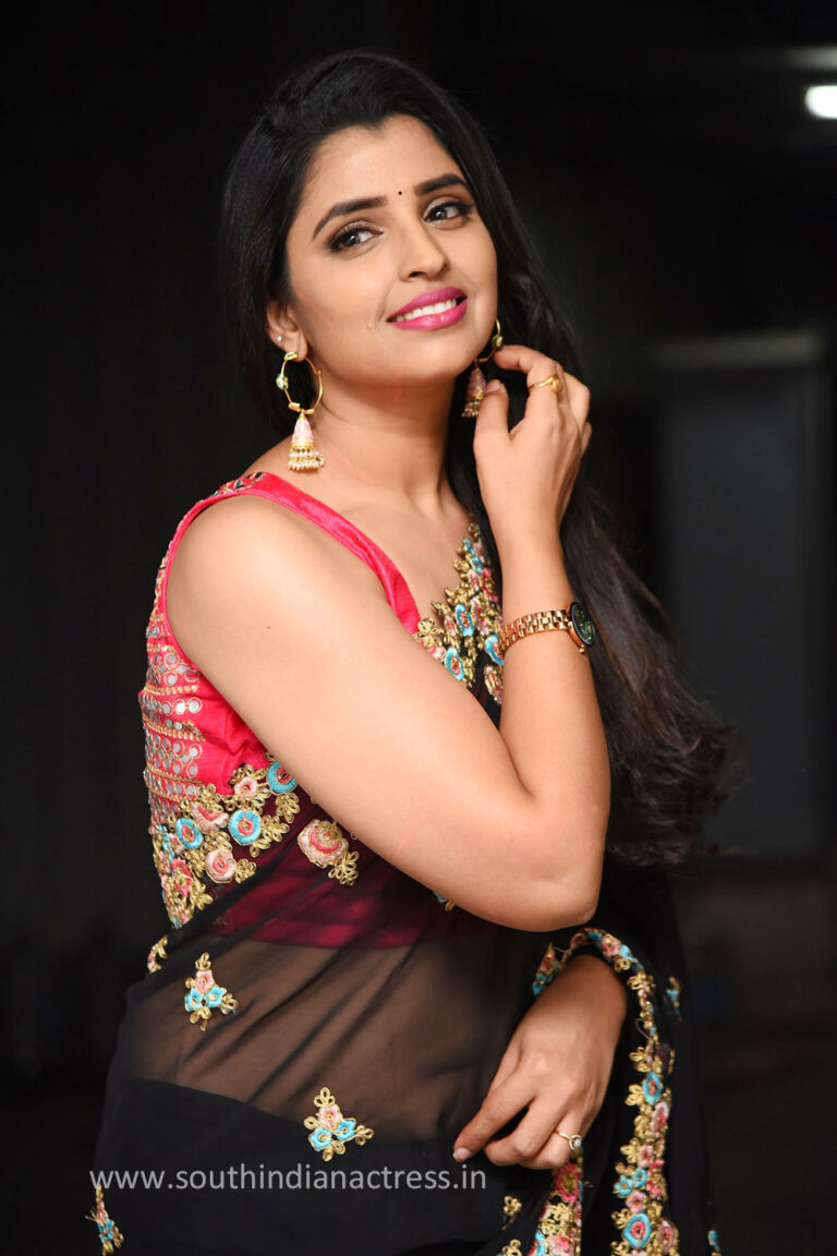 Anchor Syamala hot stills in black saree - South Indian Actress