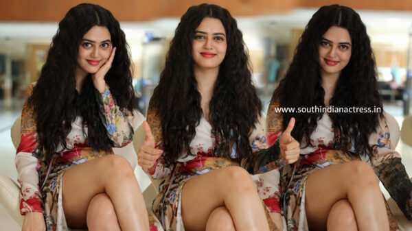 Lovely Singh Hot stills at Gaali Sampath Movie Interview