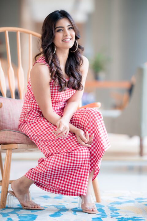 Amritha Aiyer looks gorgeous in pink outfit