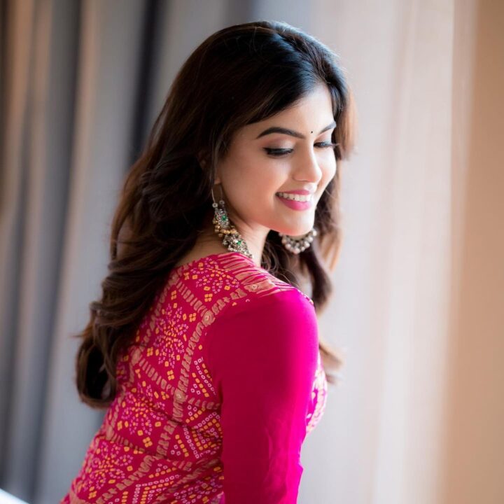 Amritha Aiyer looks gorgeous in pink outfit