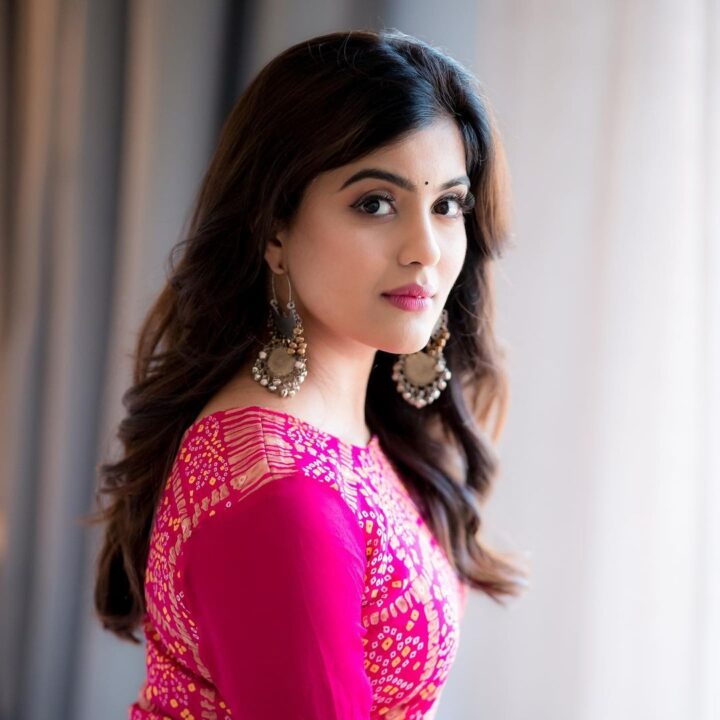 Amritha Aiyer looks gorgeous in pink outfit