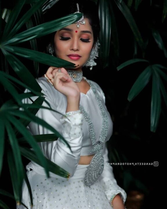 Anikha Surendran in bridal wear photoshoot stills