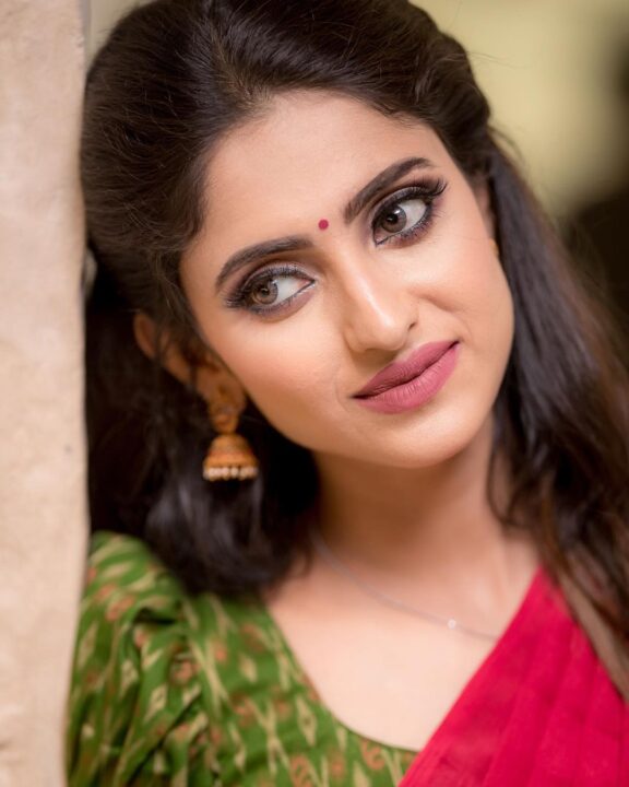 Actress Ayesha in half saree photos