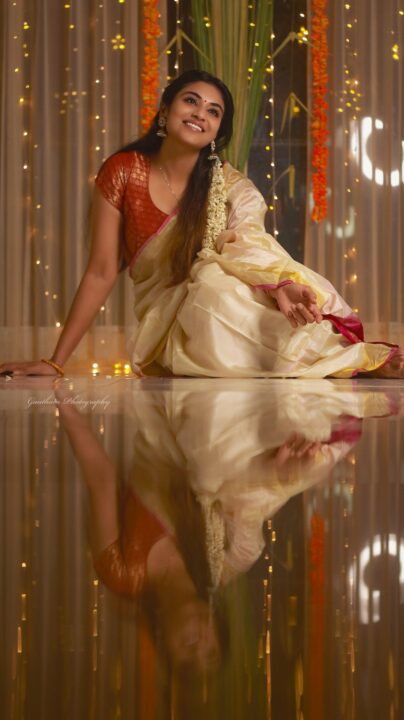 Indhuja Ravichandran beautiful stills in saree