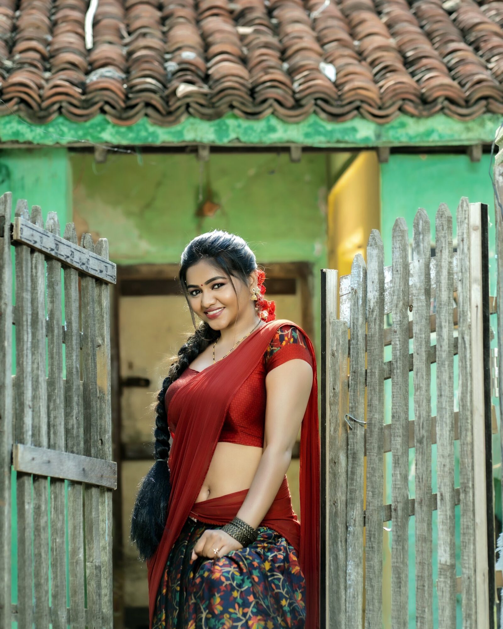 Shalu Shamu hot navel in half saree stills