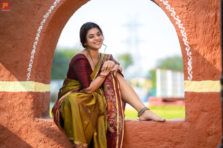 Yamini Bhaskar as village belle in silk saree photos