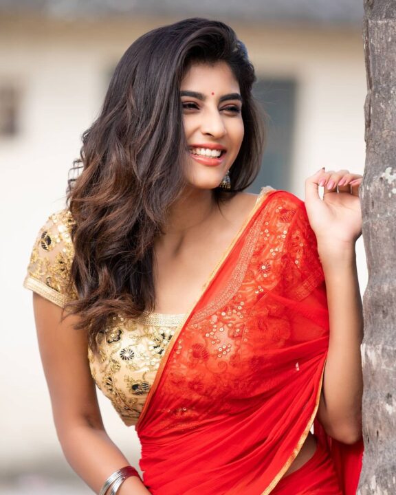Kannada actress and model Divya Suresh photoshoot in red saree