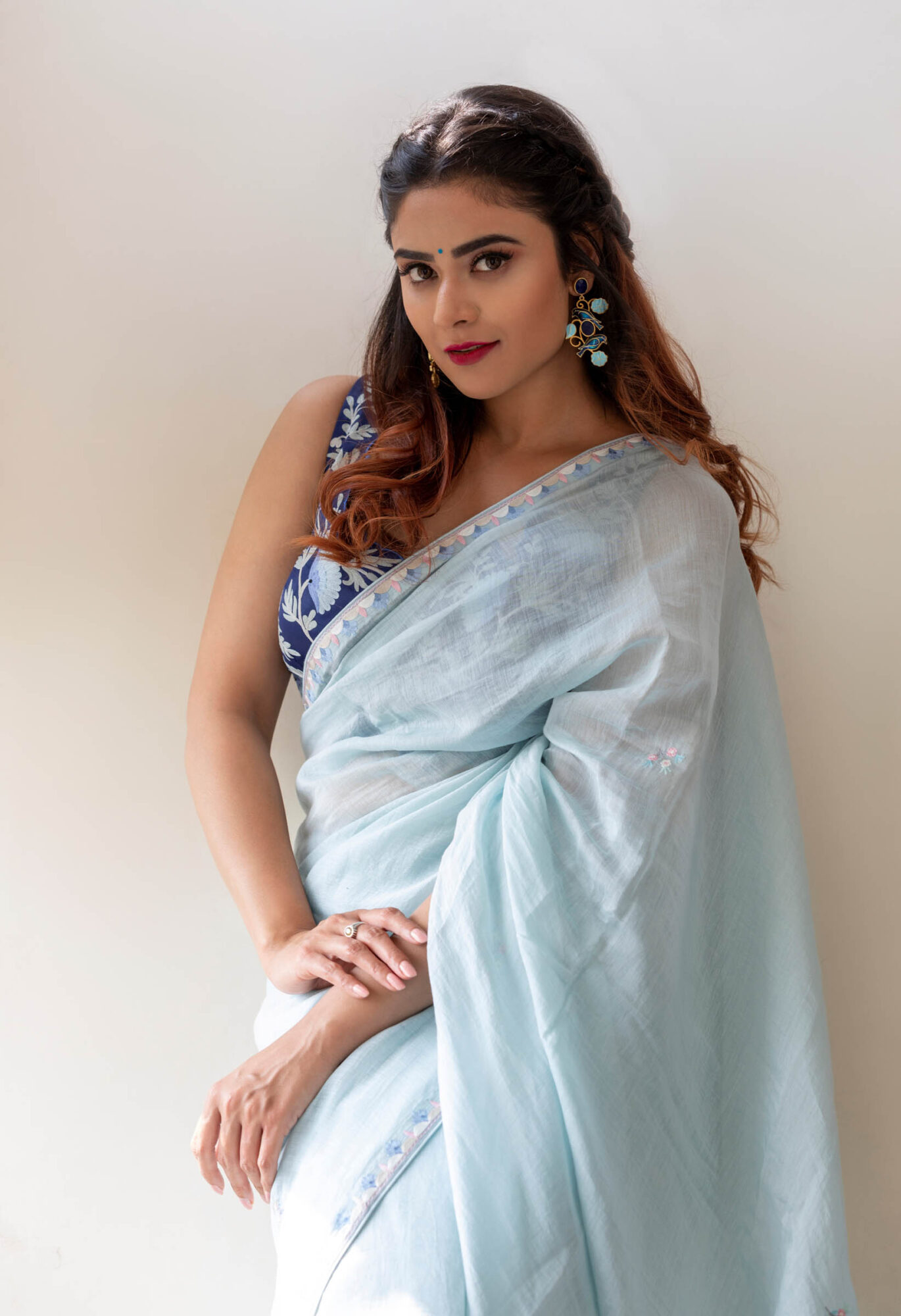 Priyanka Sharma latest HD stills in saree