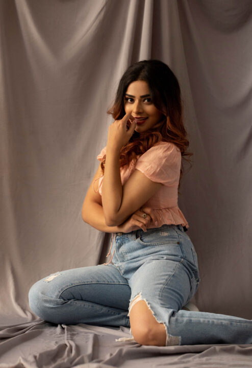 Priyanka Sharma latest HD stills in peach colour top