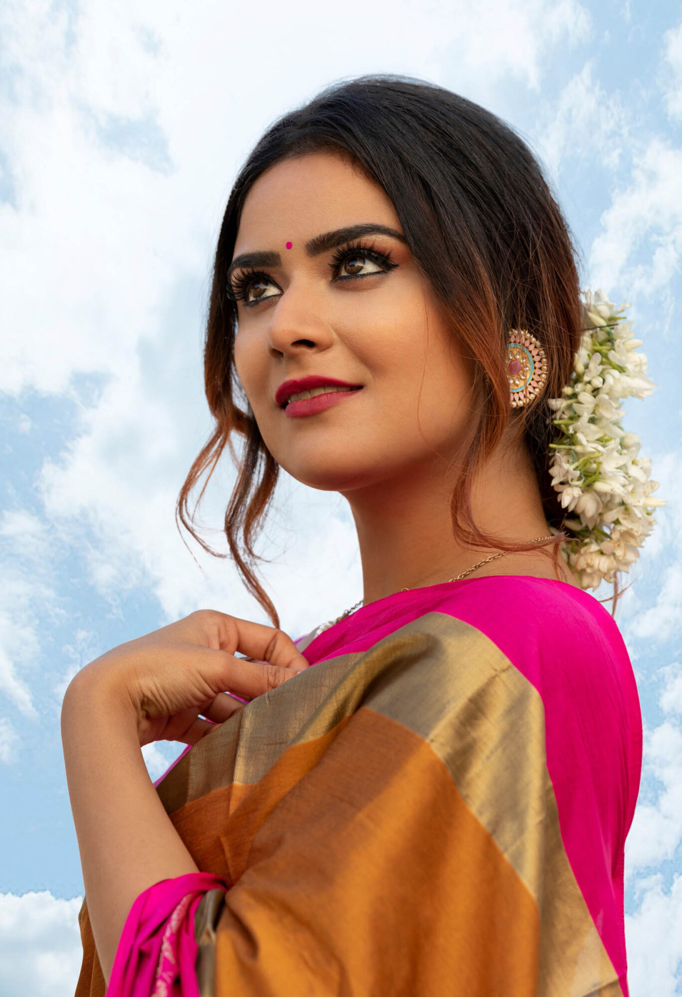 Priyanka Sharma latest HD stills in silk saree