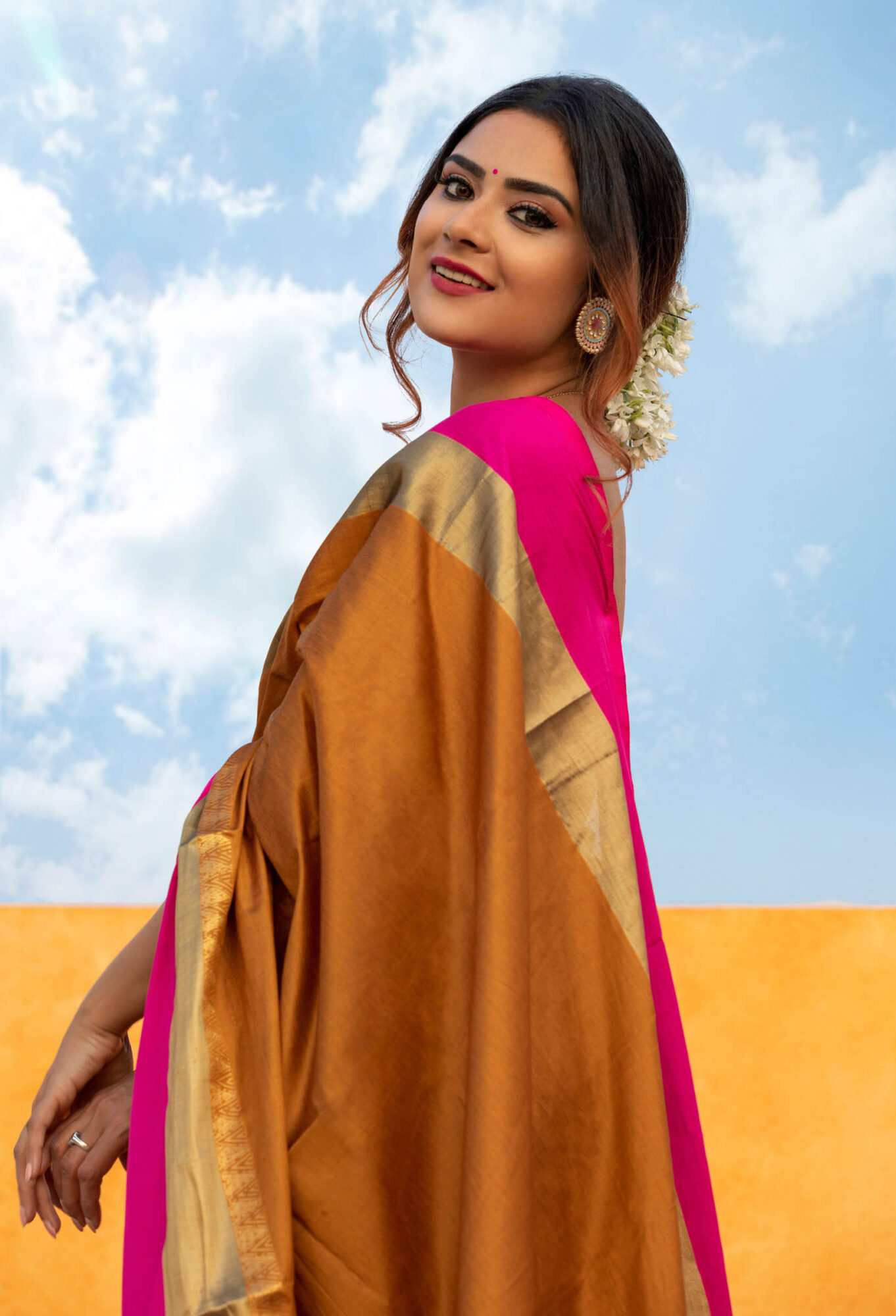 Priyanka Sharma latest HD stills in silk saree