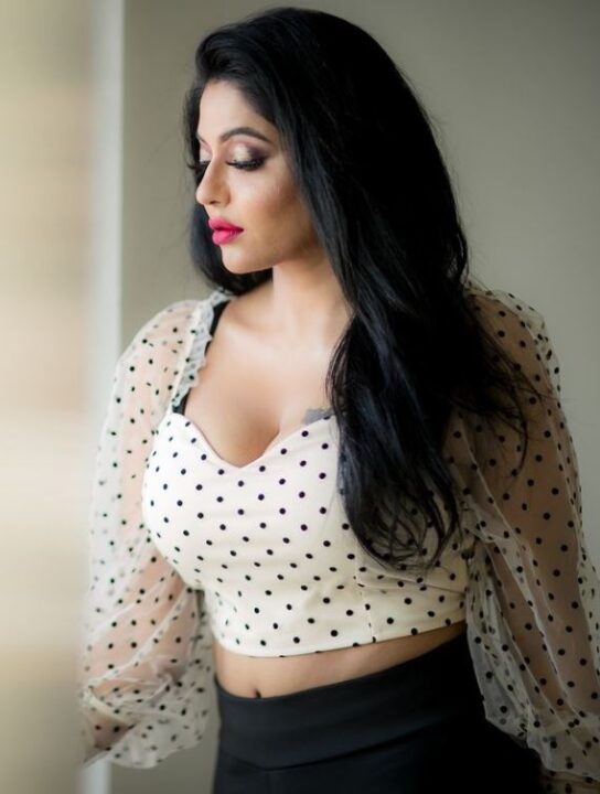 Reshma Pasupuleti hot stills in polka dot dress