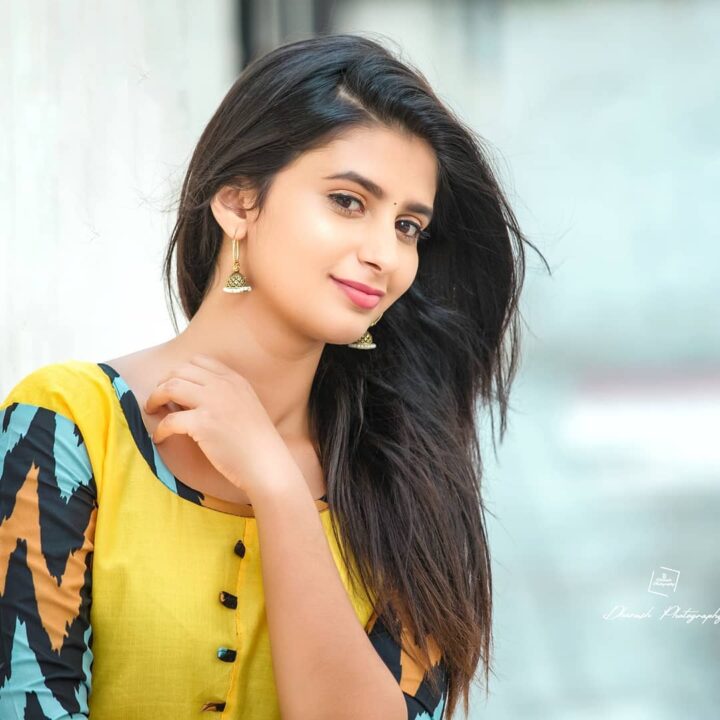 Tamil Television actress Vaishu Sundar latest photoshoot stills