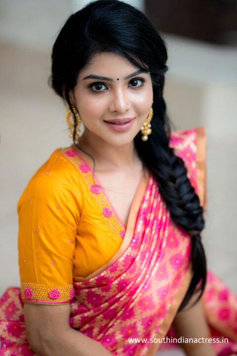 Kollywood actress Pavithra Lakshmi in half saree stills HD