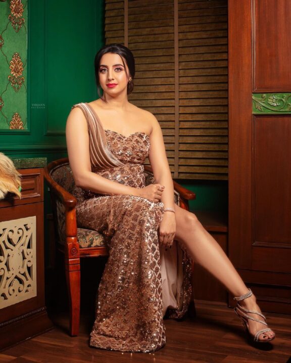 Sandalwood actress Sanjjanaa Galrani latest photoshoot stills