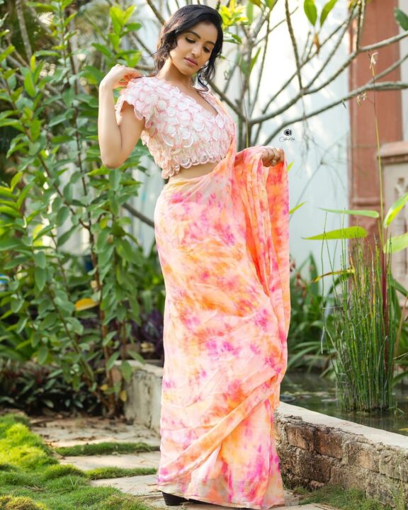Sonia Naresh in floral saree photos