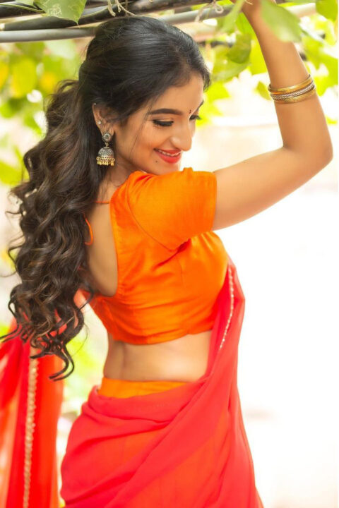Sonia Naresh in orange saree hot photos