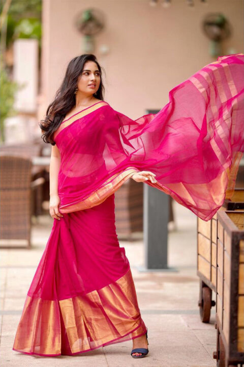 Srushti Dange in silk saree photos