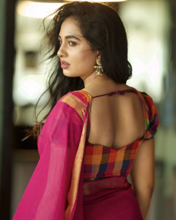 Srushti Dange in silk saree photos