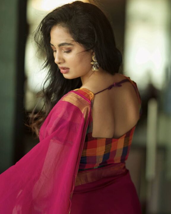 Srushti Dange in silk saree photos