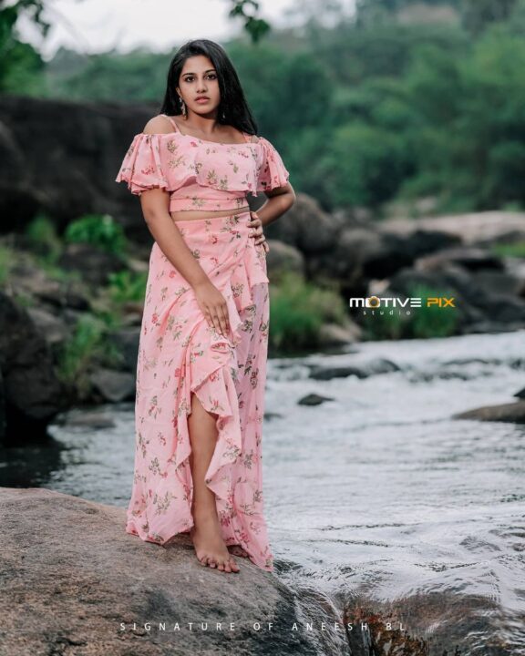 Padatha Painkili serial actress Maneesha Mahesh photoshoot